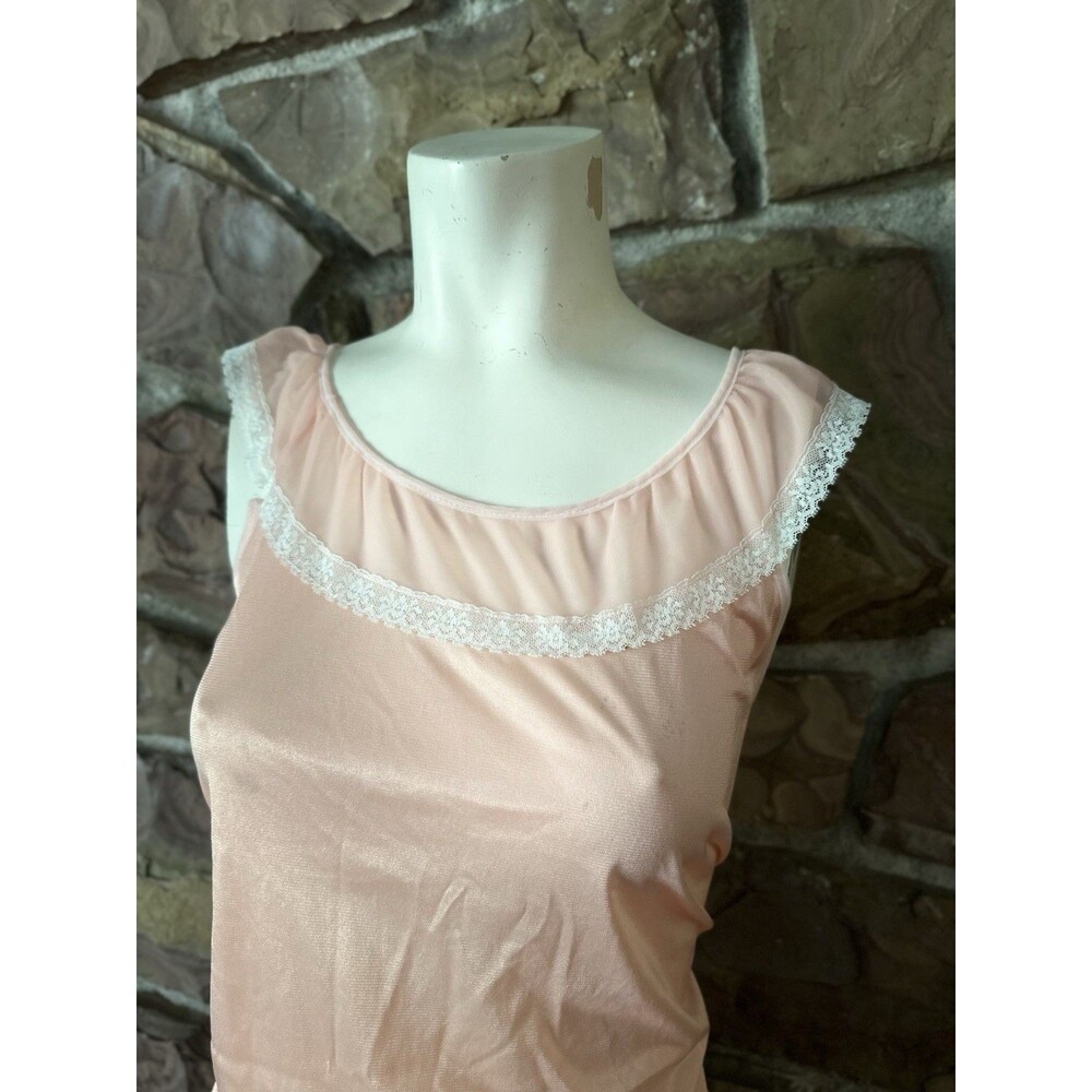 Peachy pink made in usa Fair nylon lace gown sz small vintage 1960s S/M